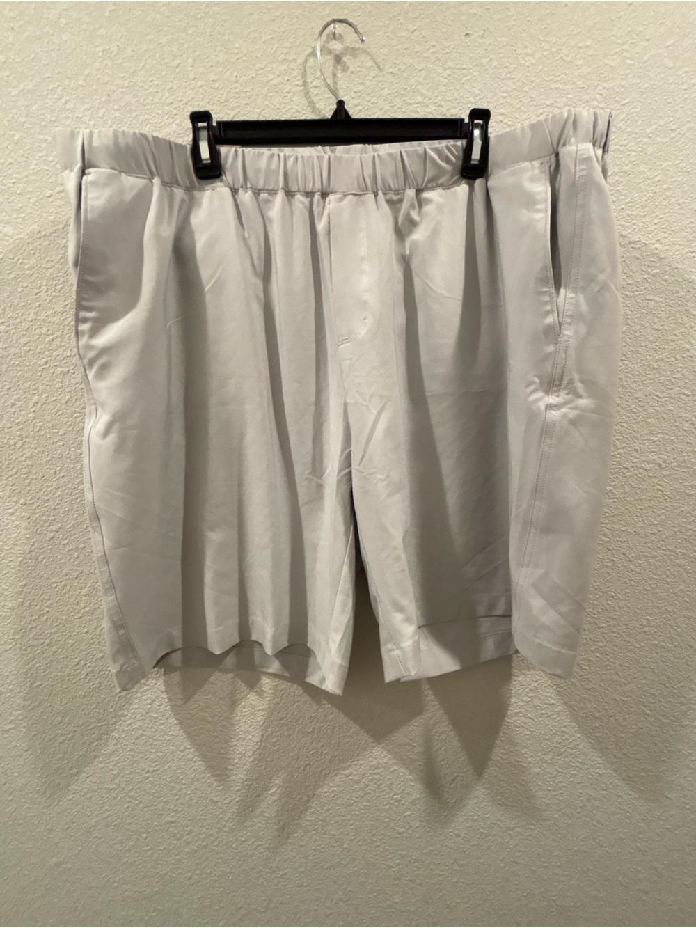 Greg Norman Collection Light Gray Athletic Elastic-Waist Shorts